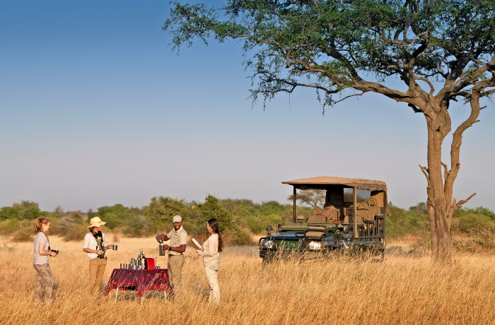 Bush Meals & Sun-downers: A Taste of the Wild on Tanzania Safaris