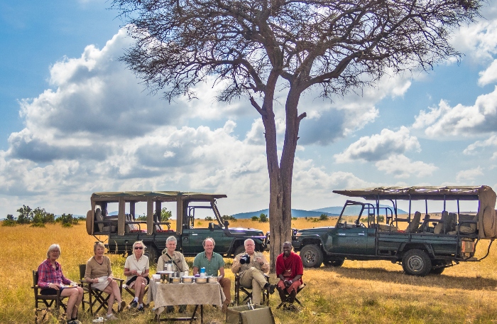 Bush Meals & Sun-downers: A Taste of the Wild on Tanzania Safaris