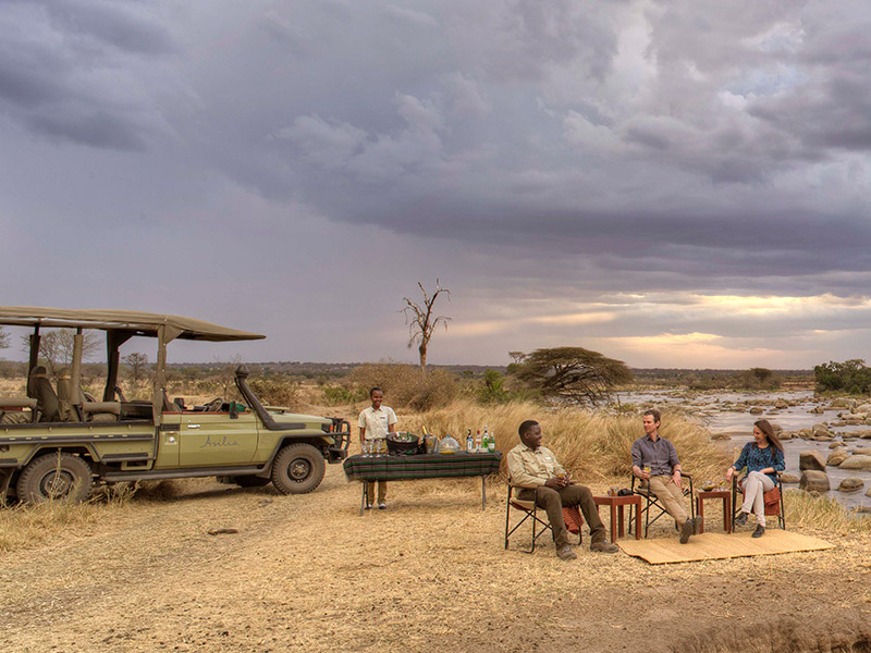 Bush Meals & Sun-downers: A Taste of the Wild on Tanzania Safaris